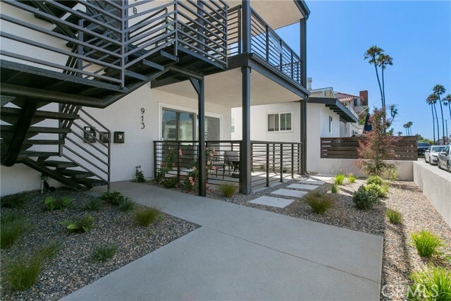 Building Photo - 913 W Balboa Blvd