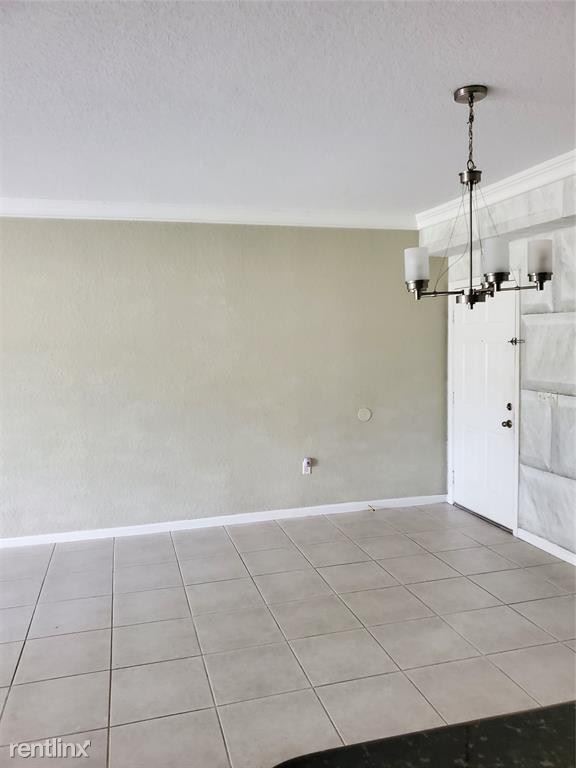 Building Photo - 3 br, 2 bath House - 2941 Riverside Dr Apt...