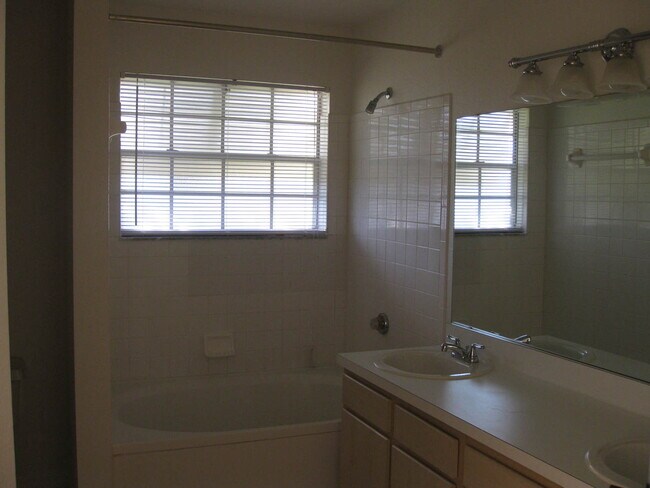 Building Photo - Ground-Floor 2 Bed, 2 Bath Condo in Bermuda Dunes Newly Remodeled (complete date 12/5/2025)