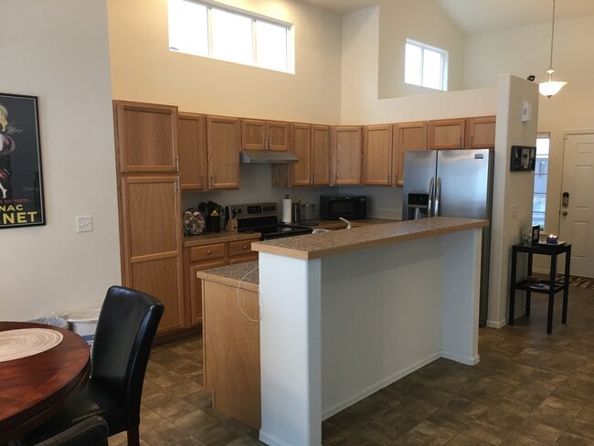 Building Photo - Must-see stunning home! Won't last long!