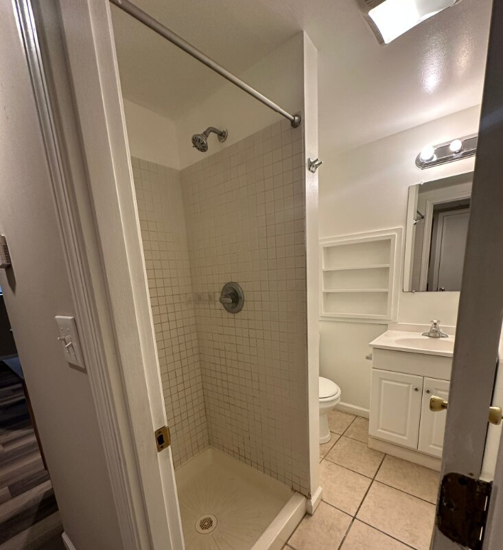 Building Photo - 338 N Main St