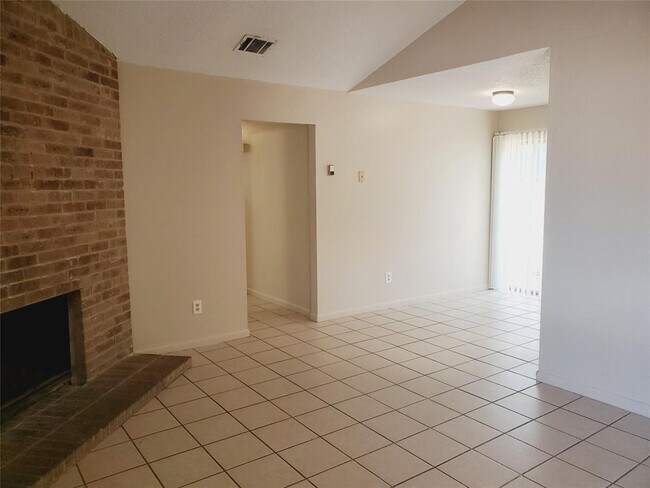 Primary Photo - 1710 Rawhide Loop