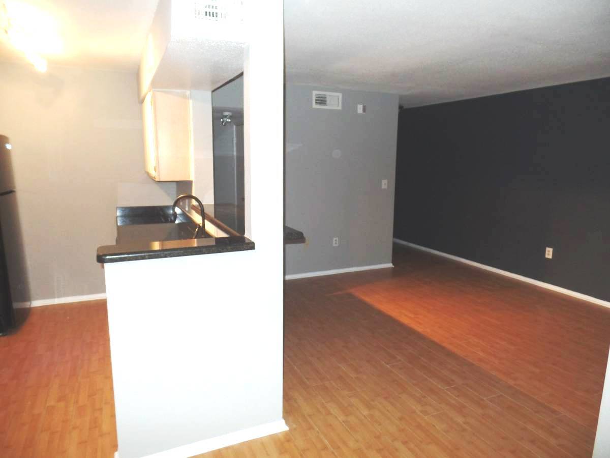 Building Photo - 2851 N Oakland Forest Dr