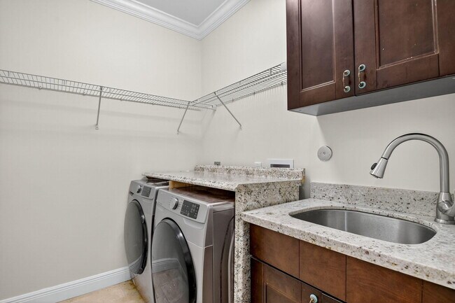 Building Photo - 13172 Doubletree Cir