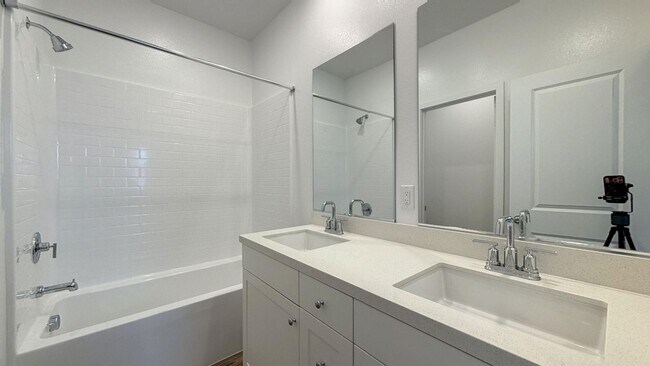 Building Photo - 26654 Indigo Way