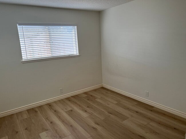 Building Photo - Great Location. 3 Bedroom Home
