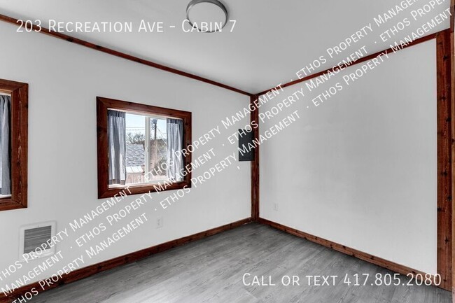 Building Photo - 203 Recreation Ave