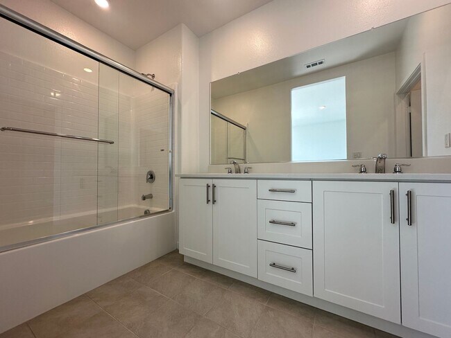 Building Photo - Brand New Home In Menifee with Backyard!