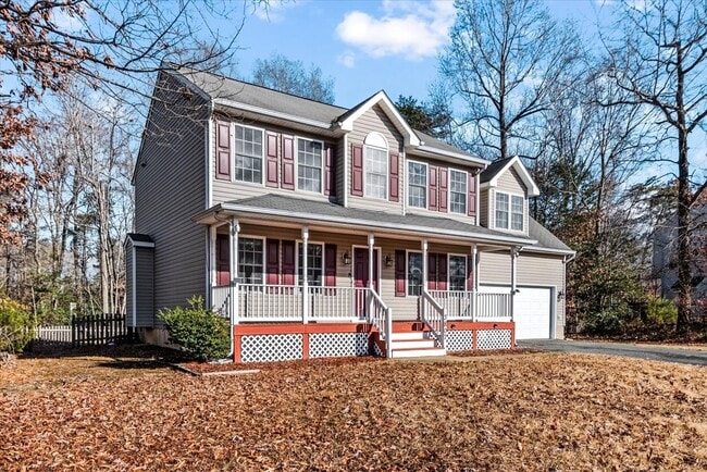 Building Photo - Near VRE and I-95!