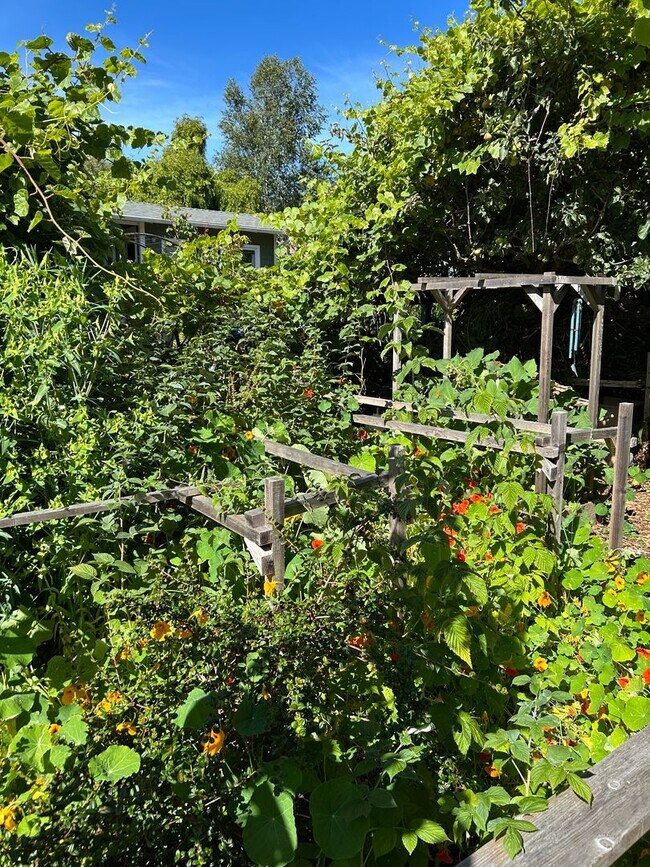 Building Photo - Charming 4-Bedroom Home Near Cal Poly Humb...