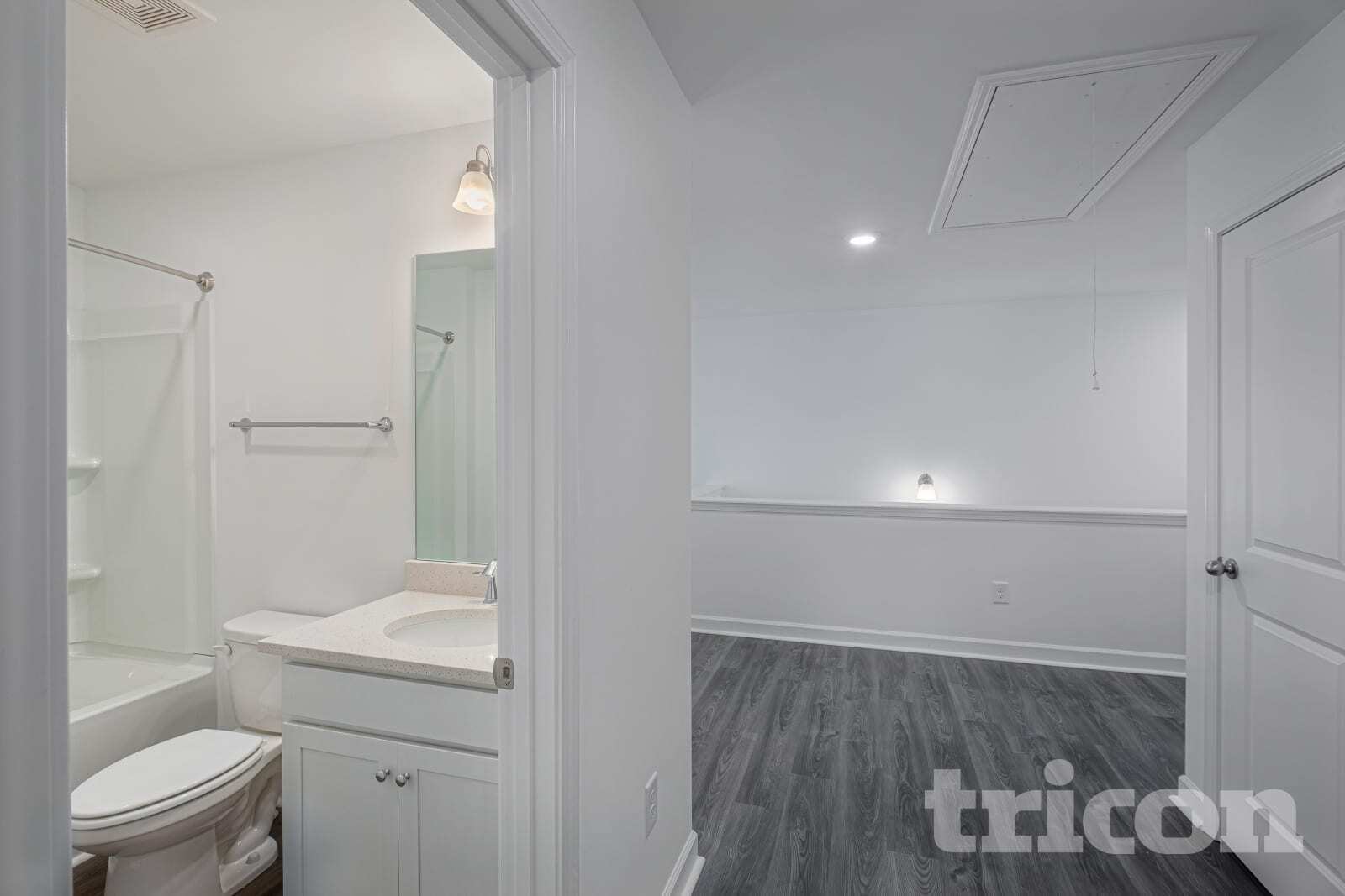 Building Photo - 132 E Rdg Wy