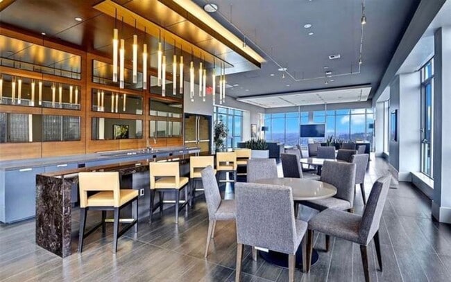 Building Photo - Insignia Condominium ~ Belltown/South Lake...