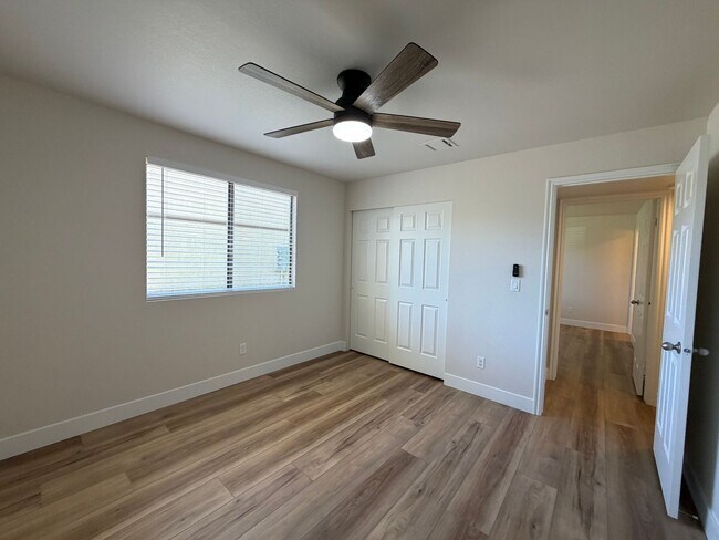 Building Photo - REMODELED TWO BEDROOM IN DOWTOWN!