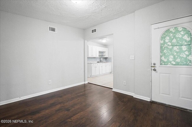 Building Photo - 6601 Cleveland Rd