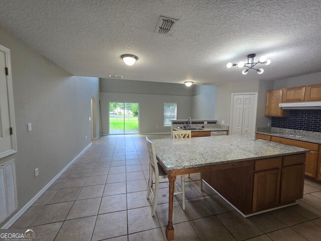 Building Photo - 405 Brooklet Cir