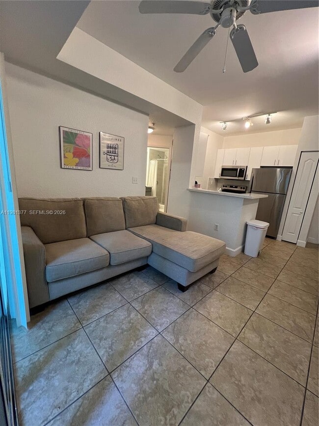 Building Photo - 6001 SW 70th St