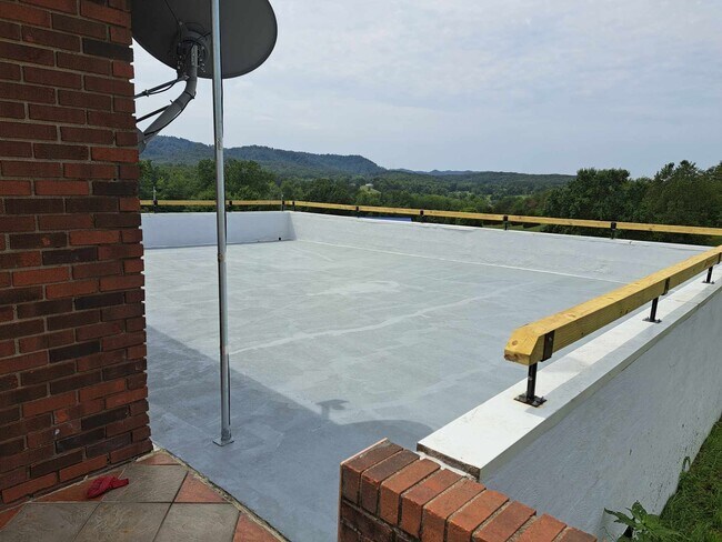 Building Photo - 205 N Ware Chappel Rd