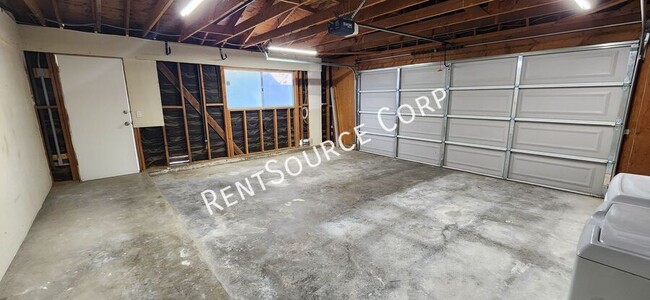 Building Photo - 3130 Stevey St