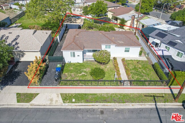 Building Photo - 14177 Osborne St