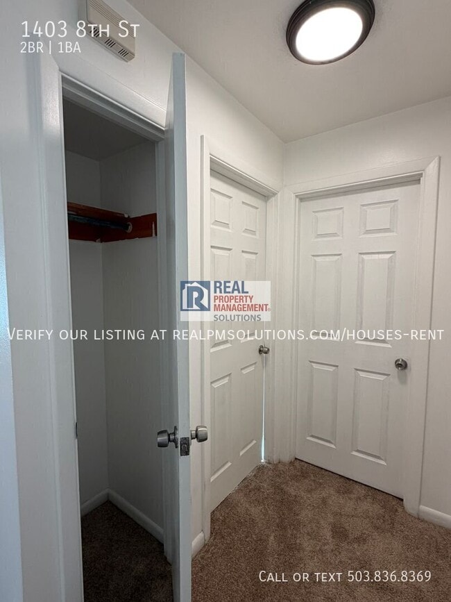Building Photo - 1403 8th St