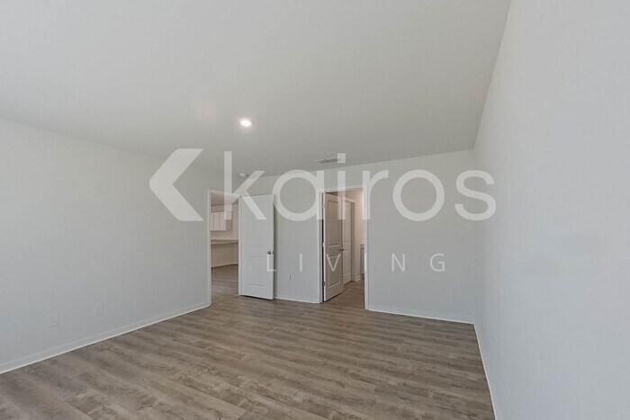 Building Photo - 288 Laurel Springs Dr