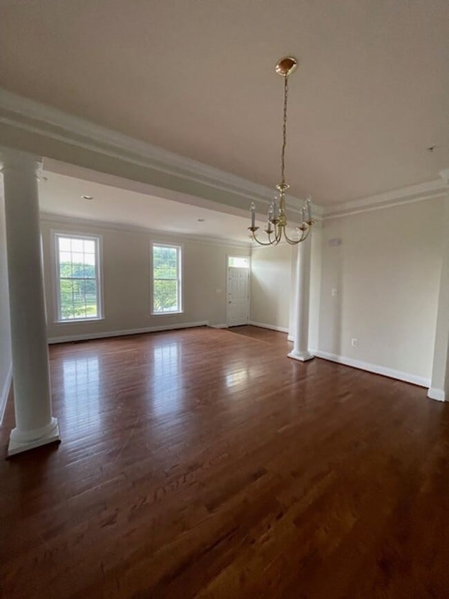 Building Photo - SPACIOUS TH IN CLARKSBURG