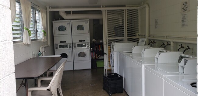 Building Photo - 2015 Lime St