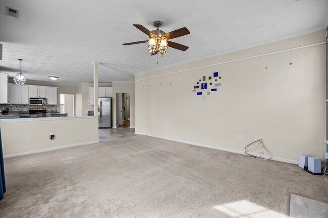 Building Photo - Spacious 5BR Home with Large Backyard in Quiet Chesapeake Neighborhood!