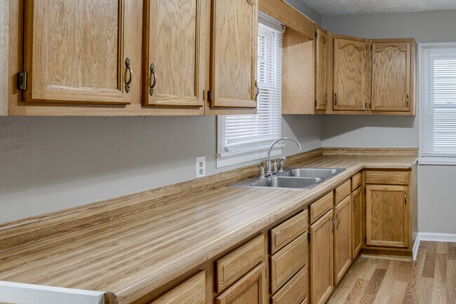 Building Photo - 3356 N 41st St