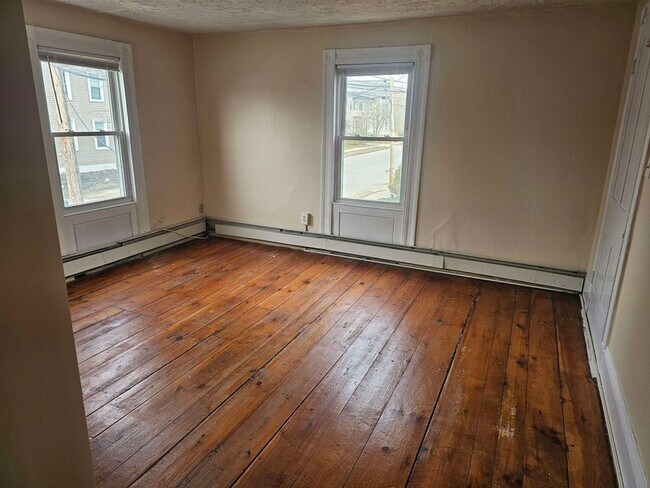 Building Photo - 48 Fourth Street Unit 3