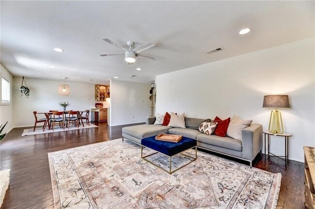 Building Photo - 8308 Roan Ln