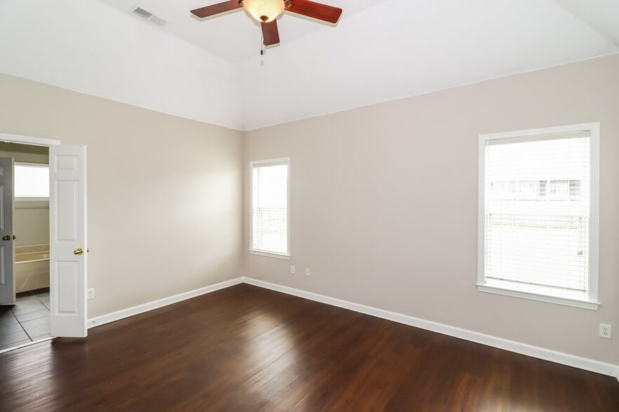 Building Photo - 8249 White Wing Ln