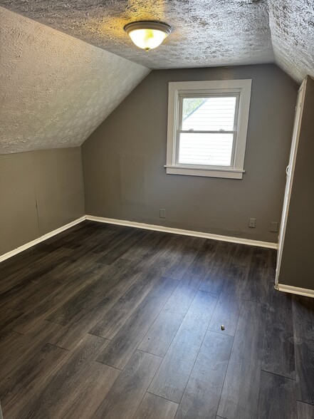 Building Photo - 4076 Prescott Ave