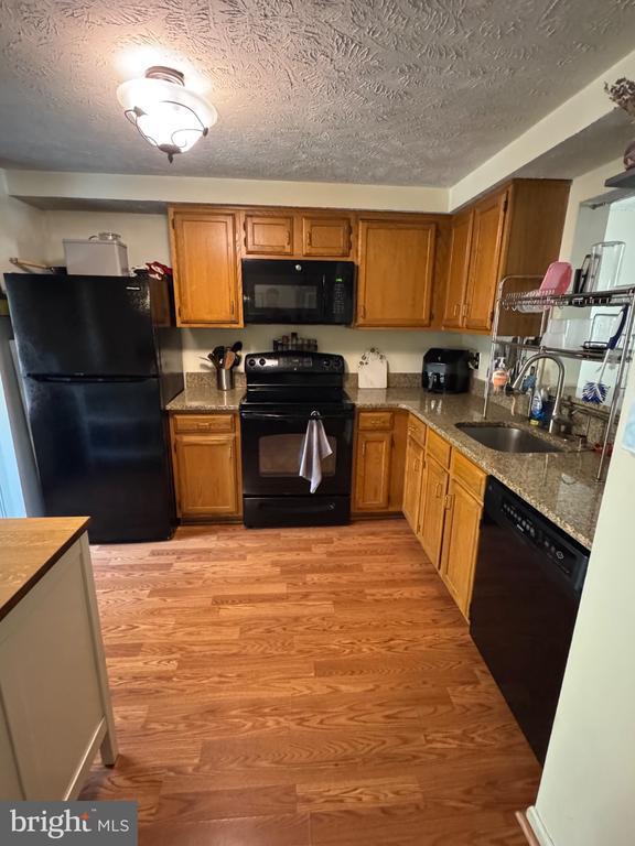 Building Photo - 1565 Autumn Ridge Cir