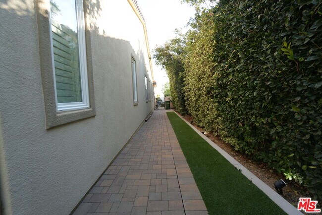 Building Photo - 20451 Via Sansovino