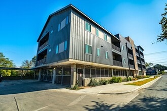 Building Photo - 100 Mockingbird Ln W