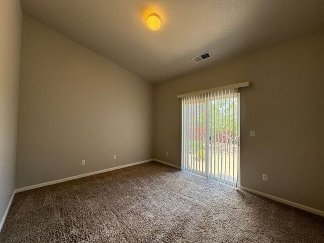 Building Photo - Spacious 4 Bed / 2 Bath Home in North Reno – $2,400/mo