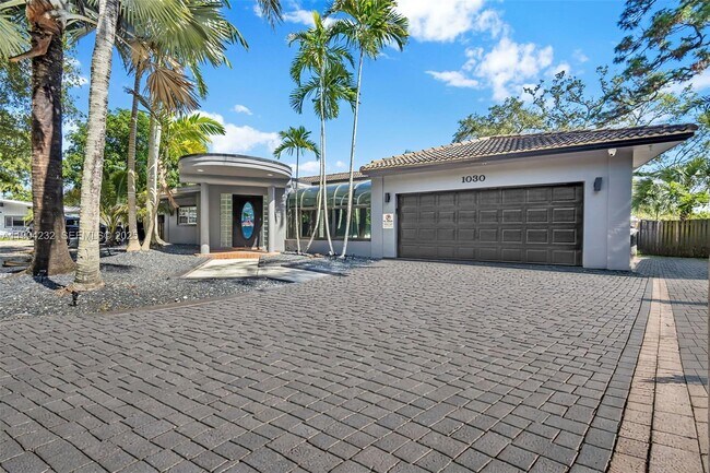 Building Photo - 1030 SW 14th Terrace