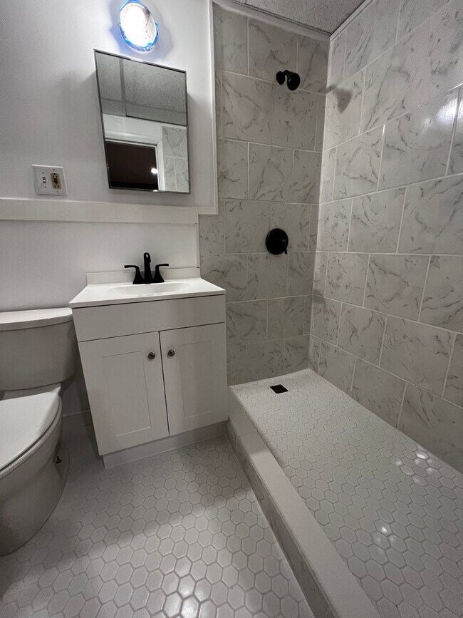 Building Photo - 44 Leonard Ave