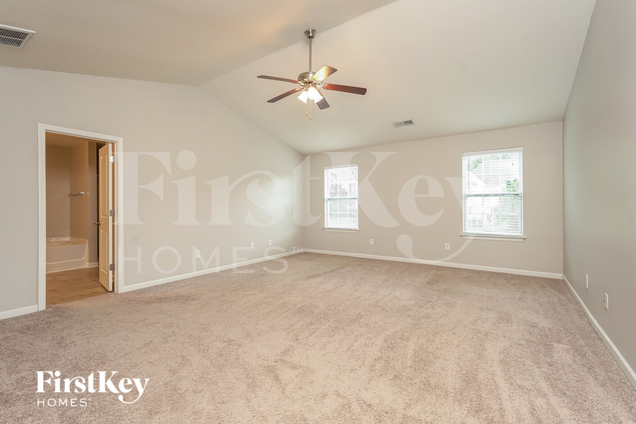 Building Photo - 3283 Grandview Club Rd