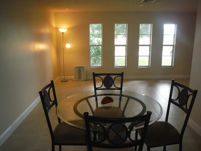Building Photo - 4310 Cove Dr