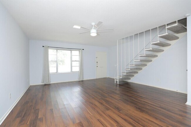 Building Photo - 8202 Fondren Rd