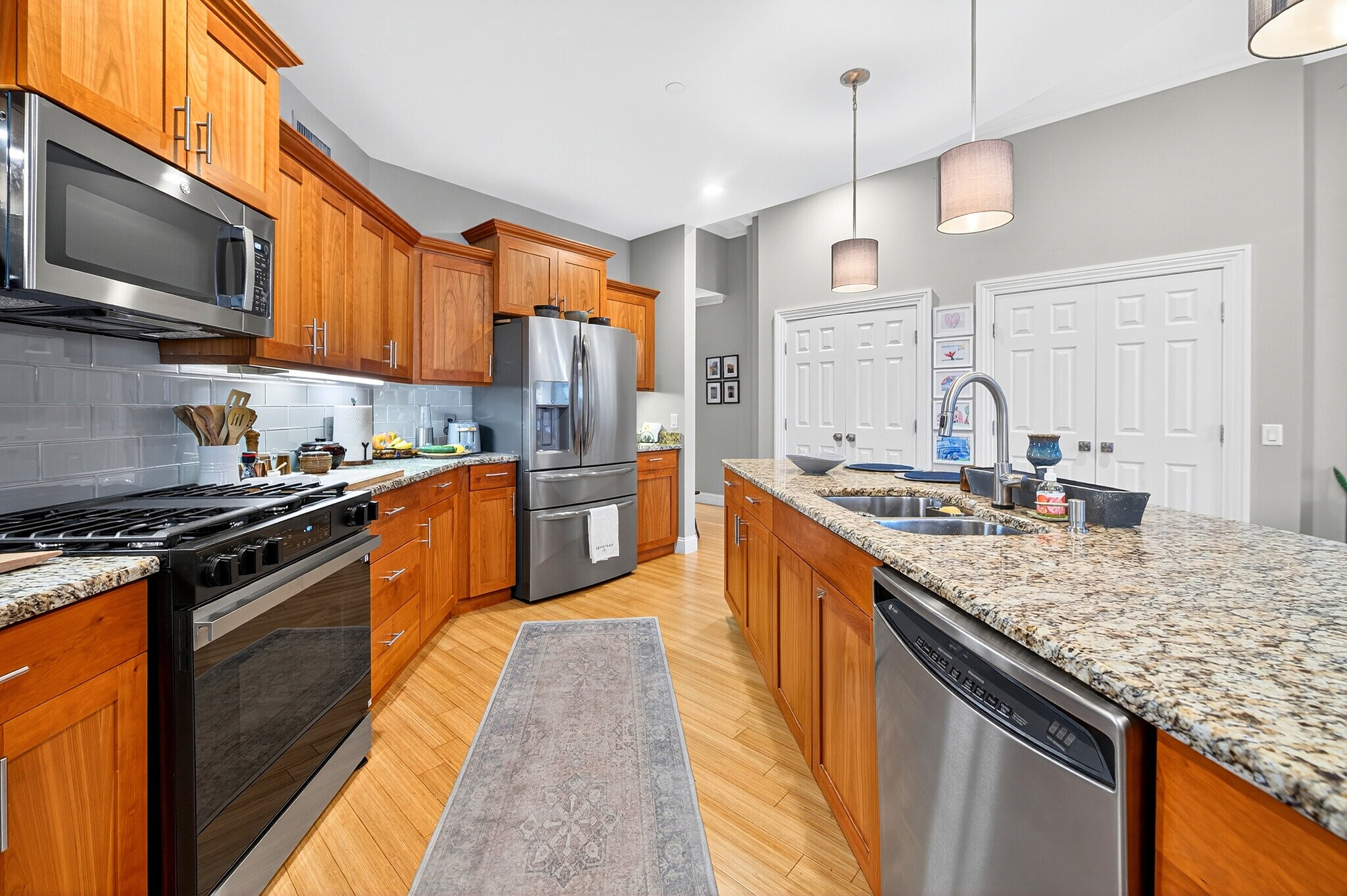 Building Photo - 325 S Salina St