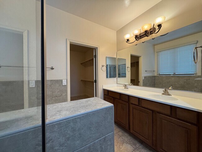 Building Photo - 4BR/3BA/2.5CG, 2534 sq.ft. rental with DEN in Sierra Vista, AZ