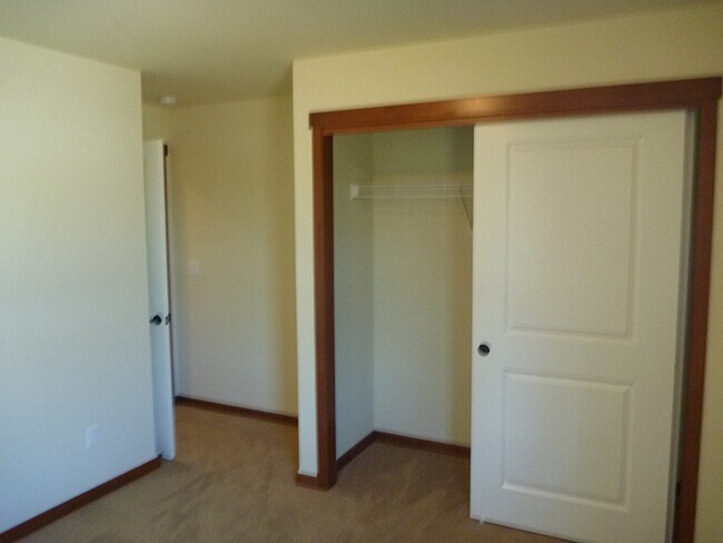 Building Photo - Impressive Dog Friendly Home Available!