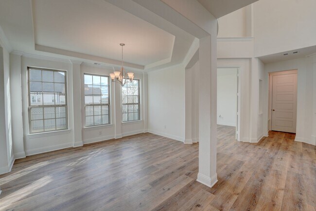 Building Photo - Must See 5 Bed 4.5 Bath in Northlake