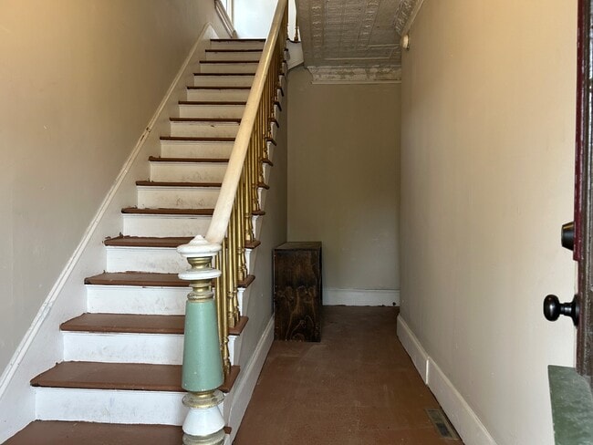 Building Photo - 114 S Melcher St