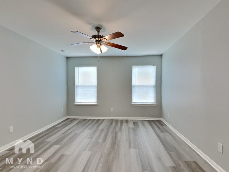 Building Photo - 5622 Rainbow Rd.