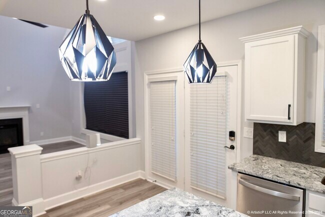 Building Photo - 4644 Creekside Cove