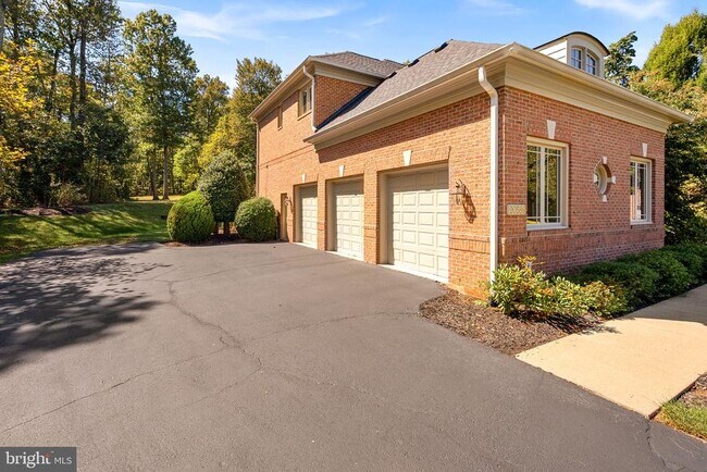 Building Photo - 20589 Myers Pl